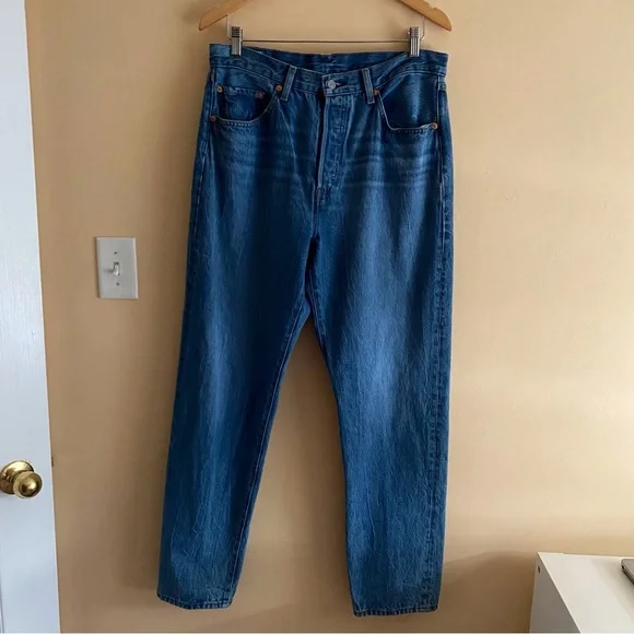 Levis Premium 501 '81 Jeans Woman 32x31 Medium Wash Button Fly Streetwear Retro - Picture 2 of 15